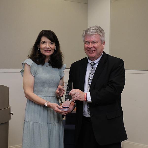 2023-2024 President's Partnership Award Recipient 伊丽莎白马屁精